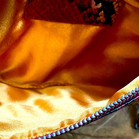 Express Wristlet/Clutch - Picture 5 of 6